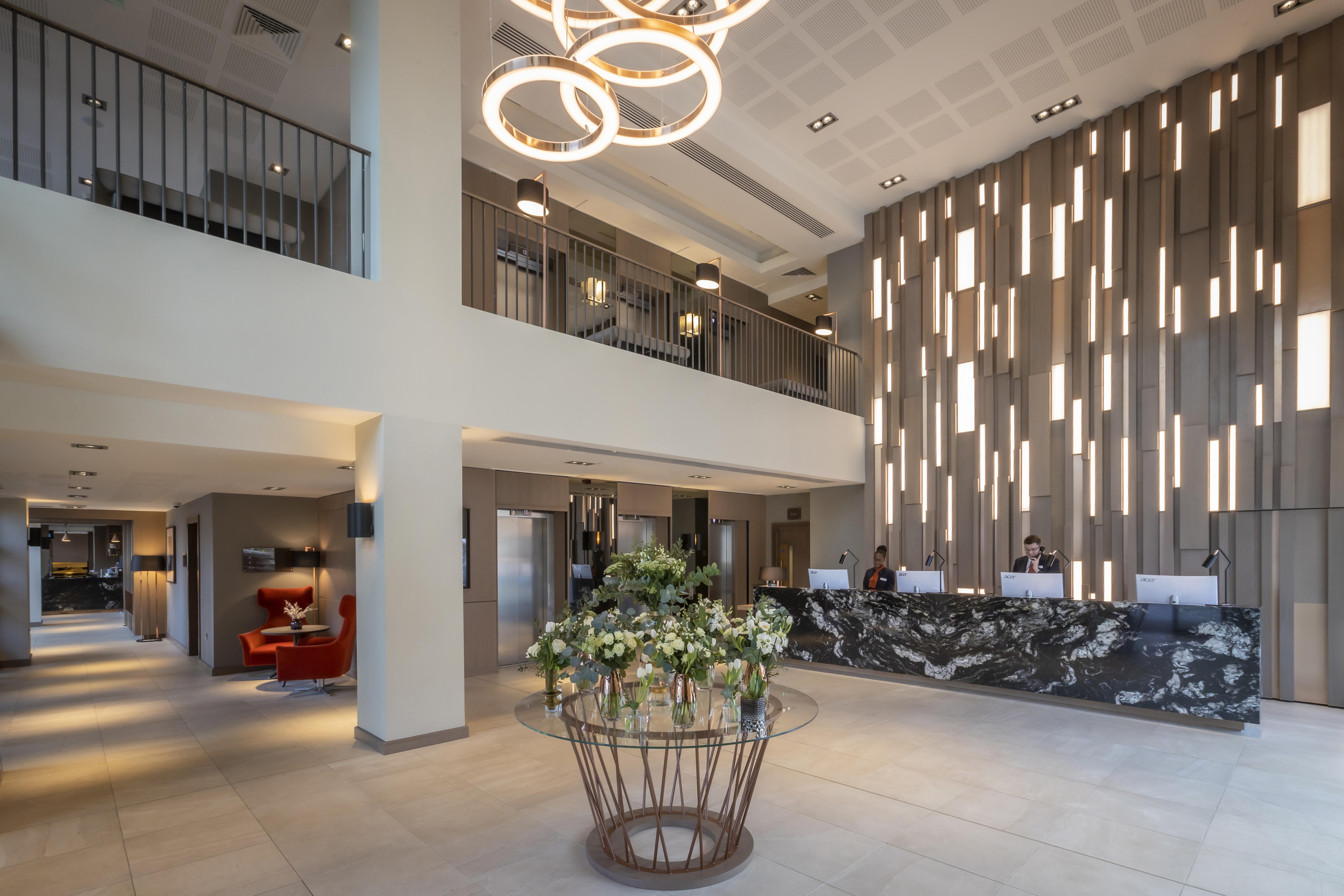 Clayton Hotel Manchester City Centre Kültér fotó Reception area of the hotel